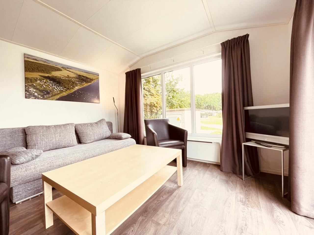 Hotel Regenbogen Suhrendorf Ummanz Esterno foto